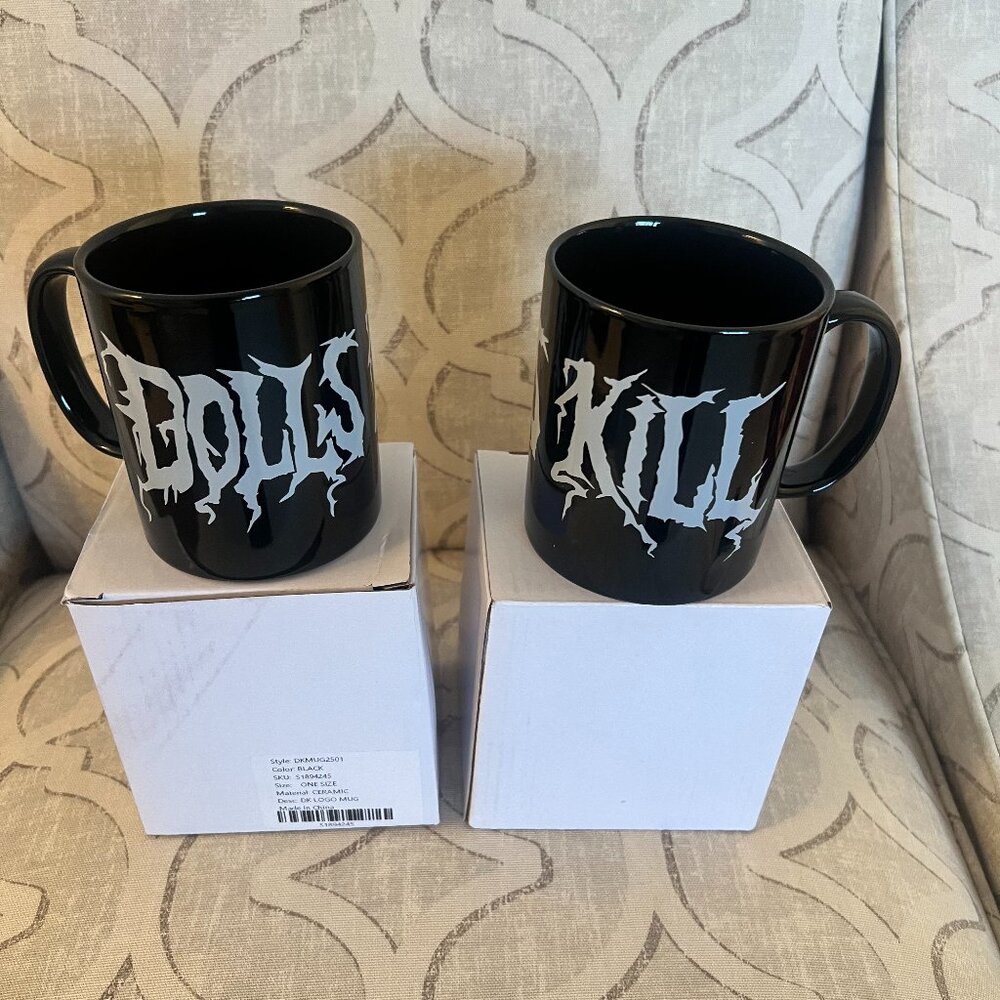 DOLL KILL SET OF 2 MUGS